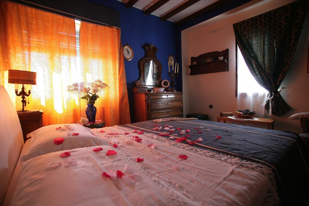 Villa Residence La Limonaia Gargnano Room photo